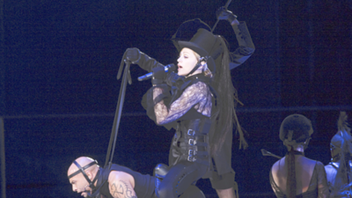 После выписки из больницы Мадонна не встаёт с постели