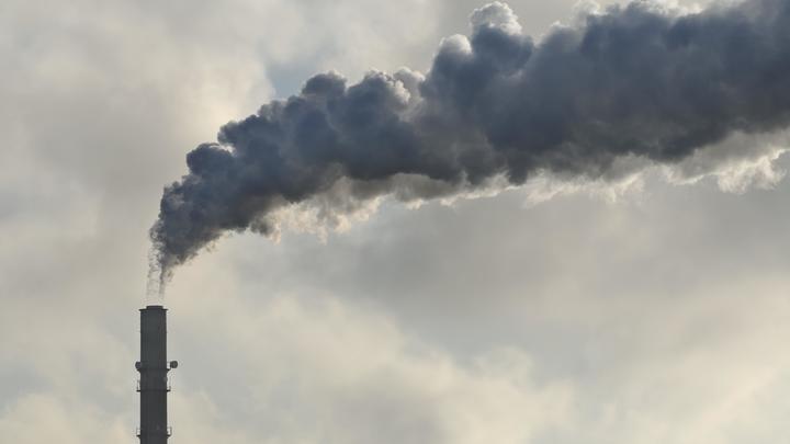 Чёрное небо 40 раз в году: Жителей Кузбасса предупредили об опасности