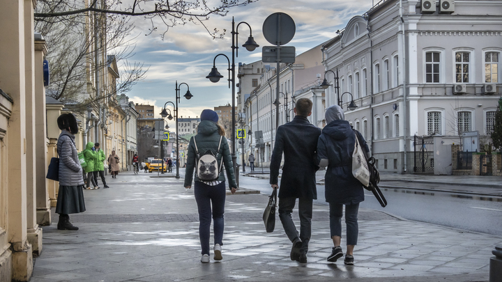 Рассчитывали на 200, а получили 42 тысячи: Кто в Москве меньше всех зарабатывает - статистика