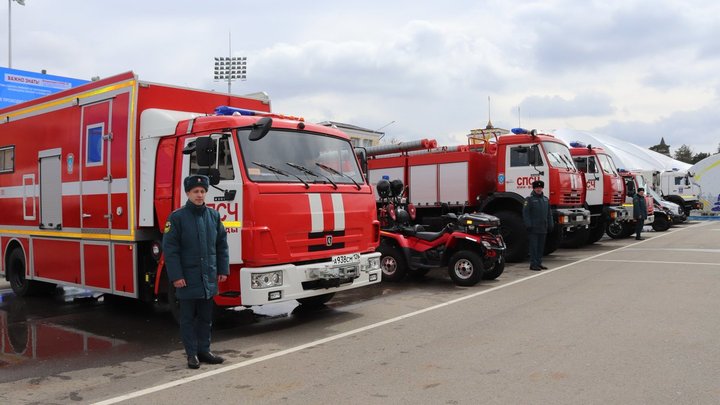В МЧС раскрыли подробности ДТП с двумя сгоревшими авто на Северном мосту в Краснодаре