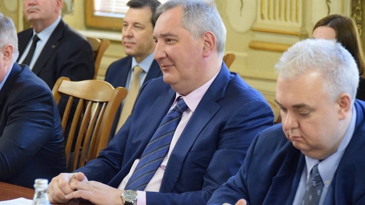 Рогозин резко ответил на забывчивость США о Гагарине: Хотя странно