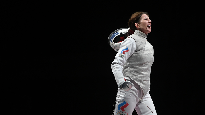 Заставили отыгрываться, но: Рапиристка Дериглазова стала серебряным призёром Олимпиады