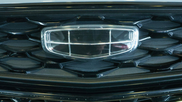 Объявлена цена нового Geely, который заменит на русском рынке Toyota Camry и Kia K5