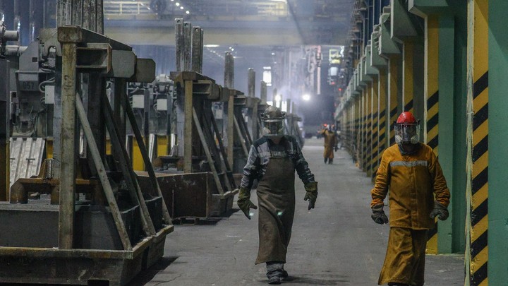 День металлурга 2023: поздравления в стихах и прозе