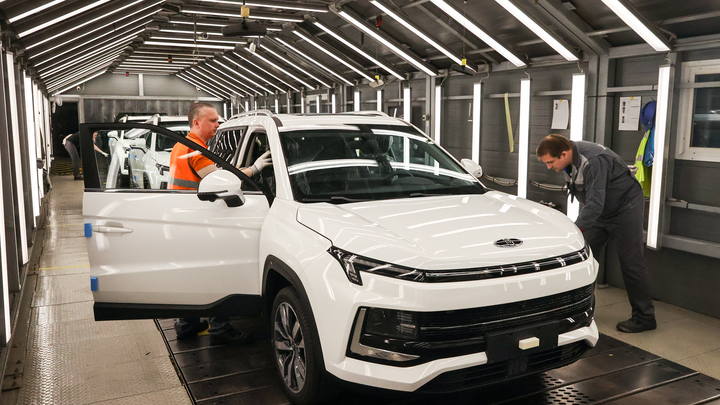 Путин призвал русских чиновников пересесть на отечественные автомобили