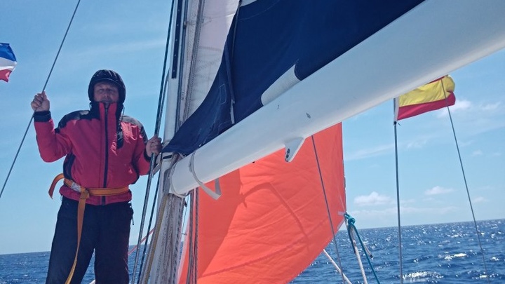 Не выходят на связь с 3 июня: В Атлантике пропала пара на яхте