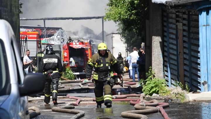 Пожарный балкон в многоквартирном доме