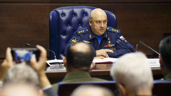 Суровикин заявил о подготовке Киевом массированного удара на Херсонском направлении