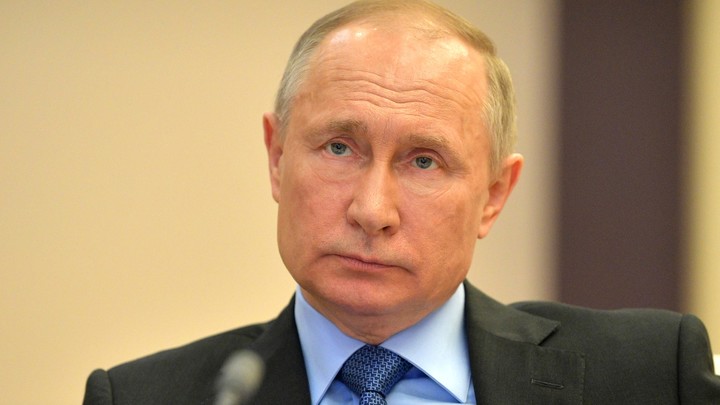 На лицах многих - страх: Кто не слушал Путина на совещании и что увидел политолог