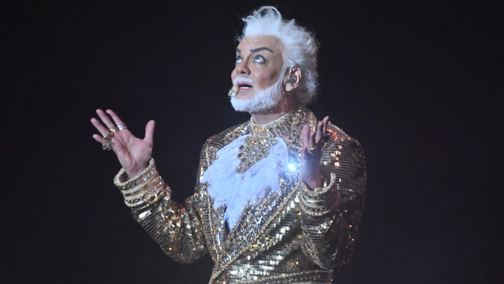 Киркоров помог Белгороду - дал 5 млн рублей. А теперь давайте расскажем про его 1 млрд евро