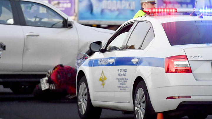 Грузовики и легковушки сбились в одну кучу: Массовая авария на трассе М-11 попала на видео