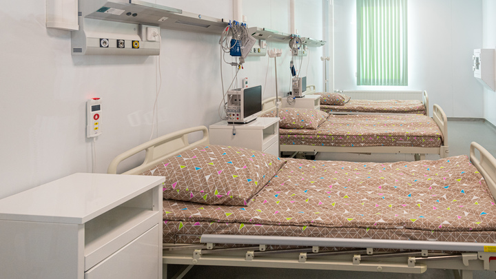 Около 200 мест открыли для больных COVID-19 в клинике СЗГМУ имени Мечникова в Петербурге