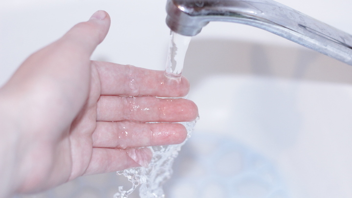 В Кузбассе специалисты сочли пригодной воду с запахом болота