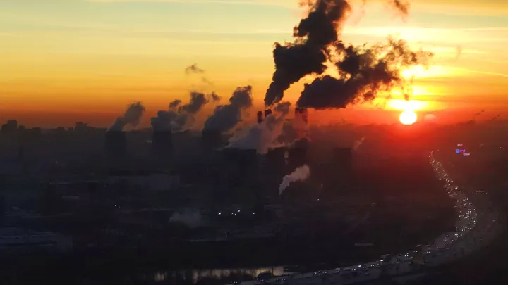 Петербург накрывает второй раз: синоптики предупреждают о загрязнении воздуха