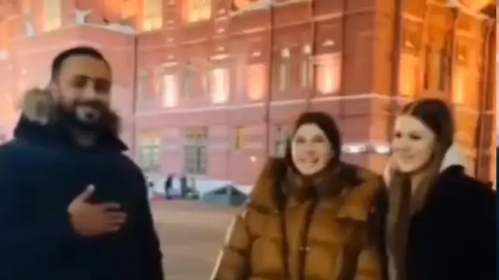 «Не работать едут»: мигранты из Индии публикуют в соцсетях фото с девушками. Русские в шоке