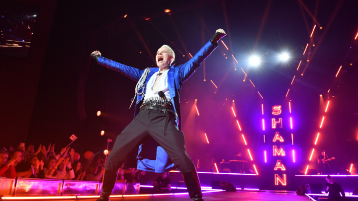 Певец SHAMAN назвал самый необычный подарок на сцену