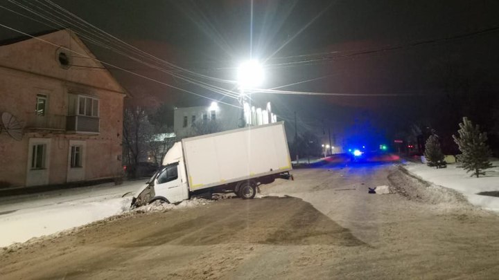 В Новосибирской области пешеход погиб под колёсами Газели