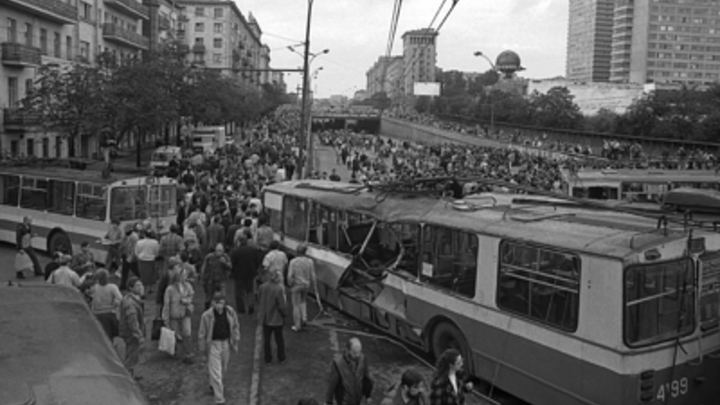 Государство - это высшая ценность: Политолог напомнил о последствиях путча 1991 года