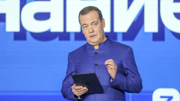 Медведев выдал предупреждение Финляндии: Миндальничать уже никто не будет