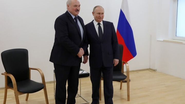 Лукашенко Путину: Чё мы паримся из-за этих санкций?