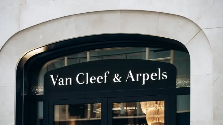 Mash: жёны Тимура Иванова требуют вернуть им 2,2 кг украшений на 200 млн рублей