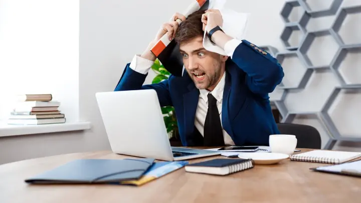 SuperJob: 58% опрошенных сотрудников уволятся из-за начальника-абьюзера