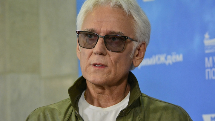 Маршал объяснил преступления неонацистов анекдотом про украинского идиота