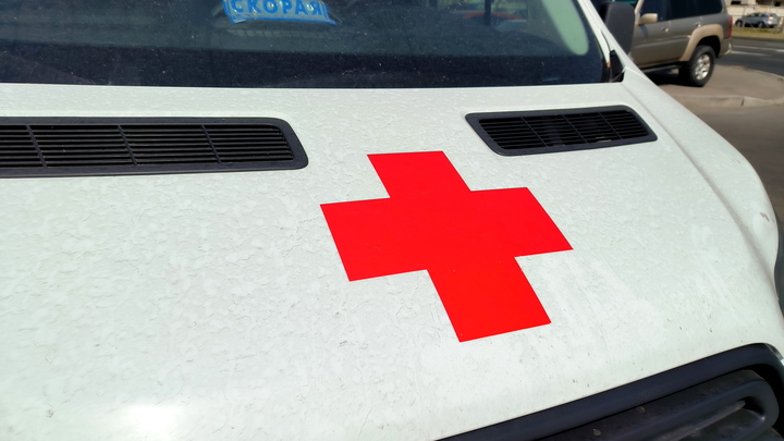 Екатеринбуржец на Mercedes сбил девочку, переходившую перекрёсток на зеленый