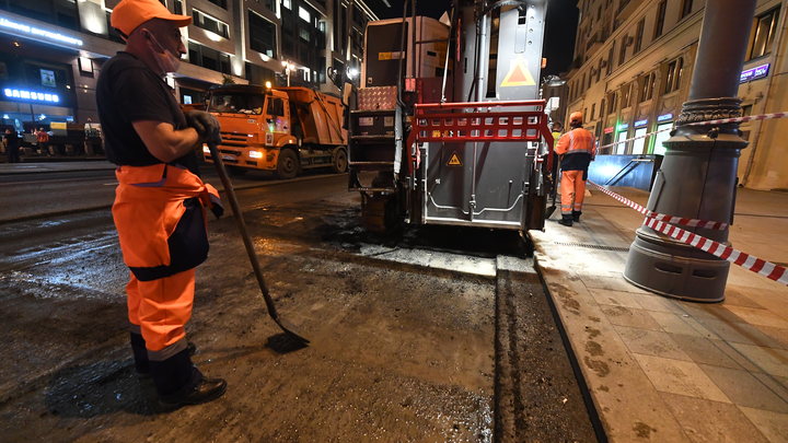 В Екатеринбурге царь-пробка на ВИЗе вынуждает водителей ездить по встречке
