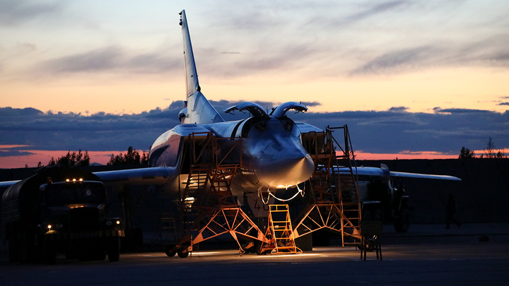 Испугались русских? Самолёты Британии подняли по тревоге из-за Ту-142