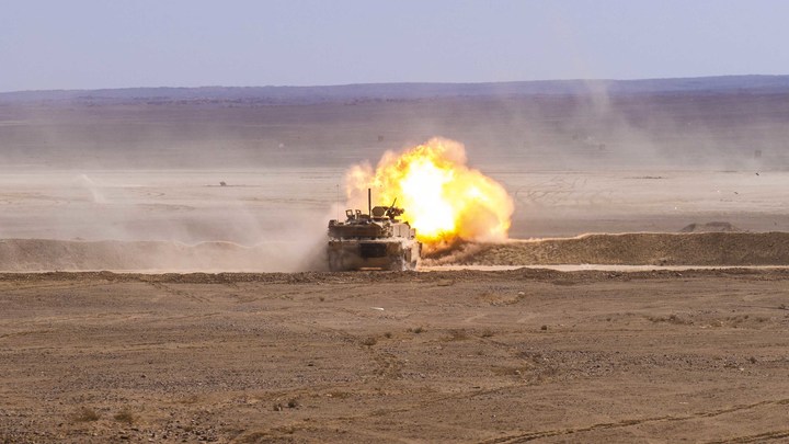 Удержать Бахмут за 3 оклада. Бойцы не слышат - бегут со всех ног