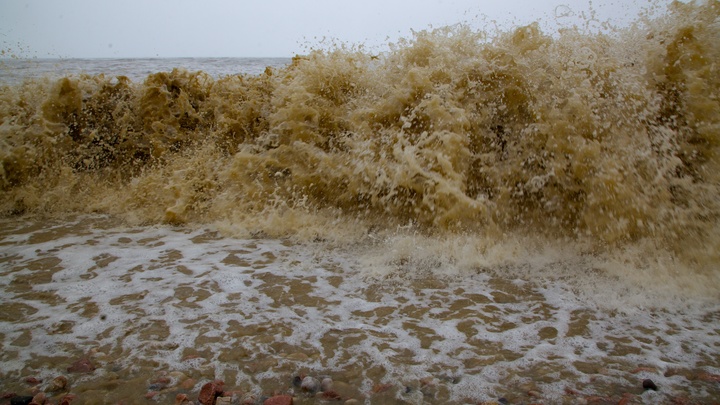 Наводнение в Ливии не пощадило никого: Младенцев достают из грязевых потоков