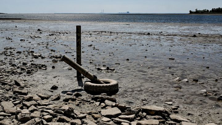 У Киева ни единого шанса: На дне Каховского водохранилища нашли знак
