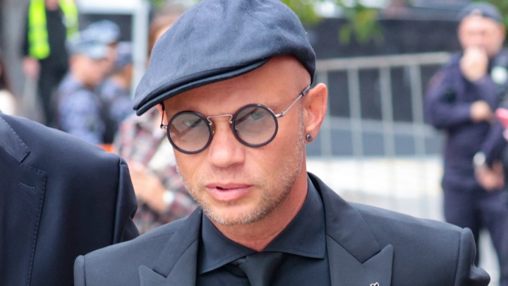 Хрусталёв - наш: Экс-ведущий Вечернего Урганта попал под раздачу Украины - помощь детям сочли преступлением