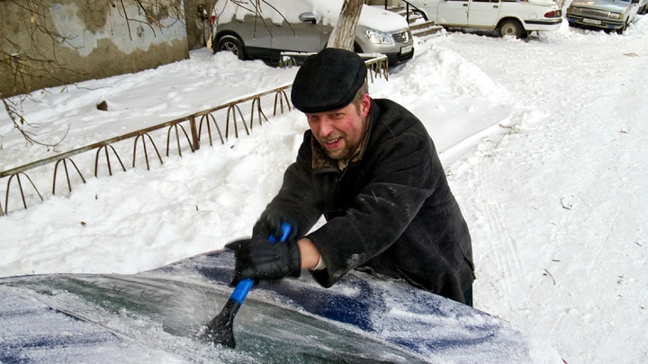 Автоэксперт рассказал, как сберечь автомобиль в новогодние каникулы