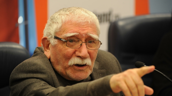 Просил дождаться меня...: Приёмный сын Джигарханяна рассказал об ужасном совпадении