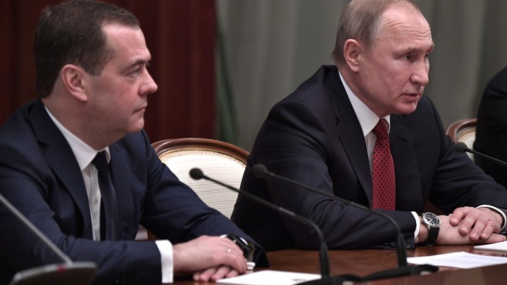 Мы служим России: Медведев рассказал, почему им с Путиным плевать на санкции