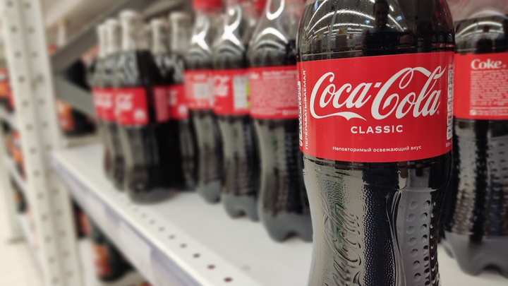 Coca-Cola из Польши появилась на полках магазинов в Новосибирске