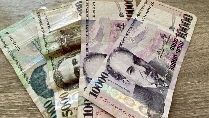 В Минэкономики призвали армян готовиться к нищете: Всё съедает инфляция