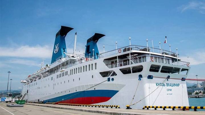 Круизный лайнер Князь Владимир начал курсировать из Сочи в Сухум