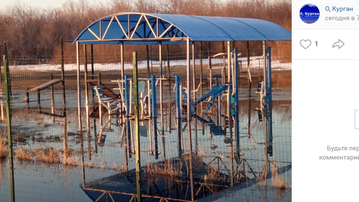 В Зауралье новый спортивный городок превратился в аквапарк