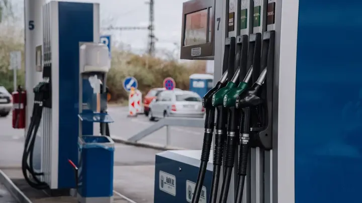 Бензин может подорожать уже в июне: прогноз эксперта