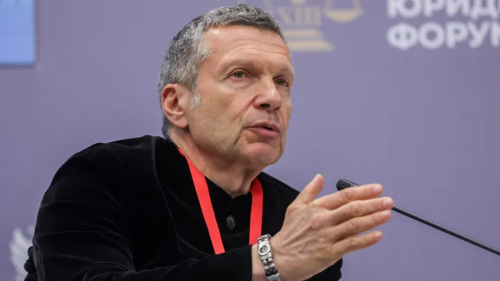 Карен Шахназаров сказал мягко. А Соловьёв в ответ нажал на больную мозоль