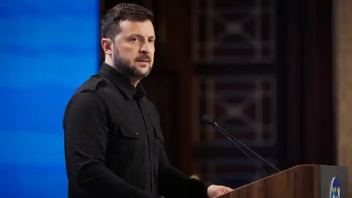 Зеленский смягчил позицию по территориям накануне встречи Путина и Трампа