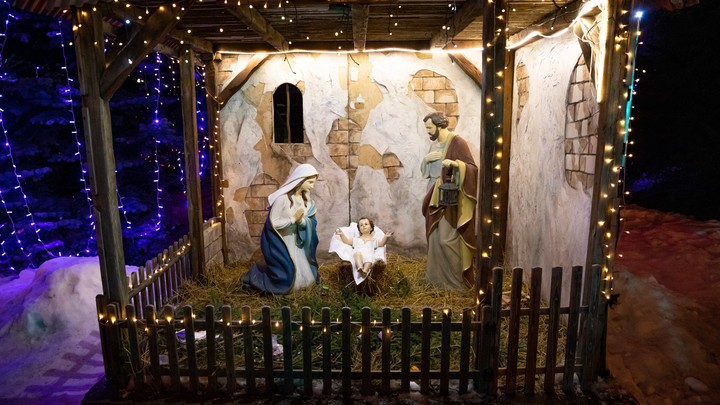 Ватикан захвачен извращенческой мафией. Выходка священника стала последней каплей. Народ бунтует