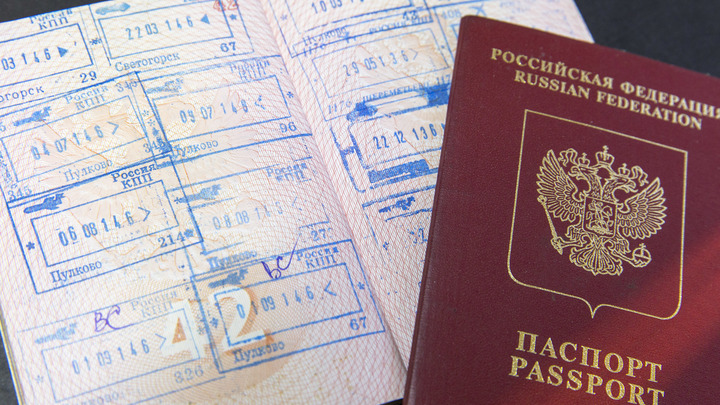 Более ста тысяч пермяков не могут выехать из страны из-за долгов