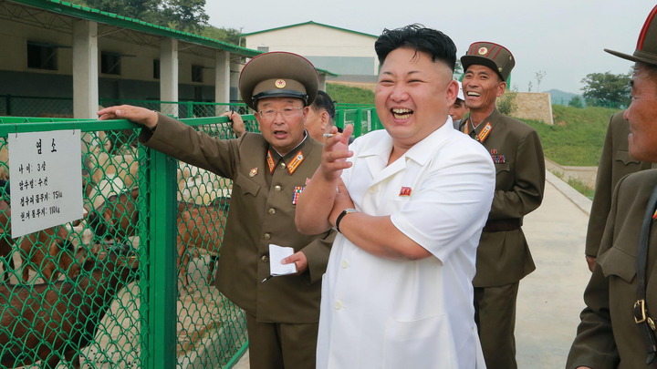 Байден попытался запугать Северную Корею сменой режима