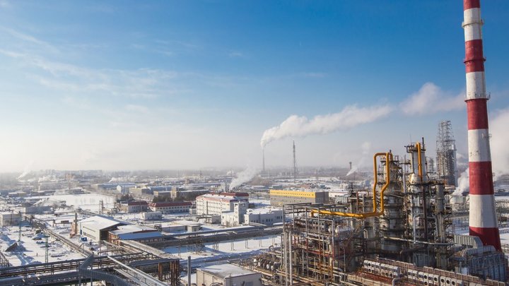 Атаки дронов небратьев на НПЗ в России: Есть плохая и очень плохая новость