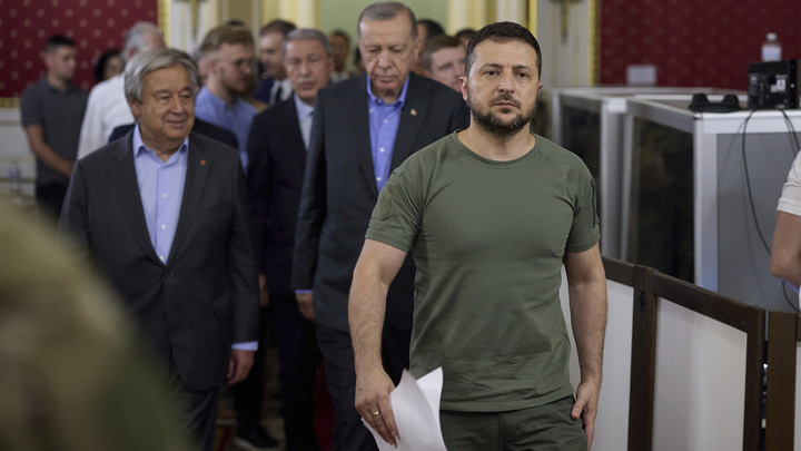 Кампания по очернению Зеленского началась: Политолог назвал цели и исполнителей