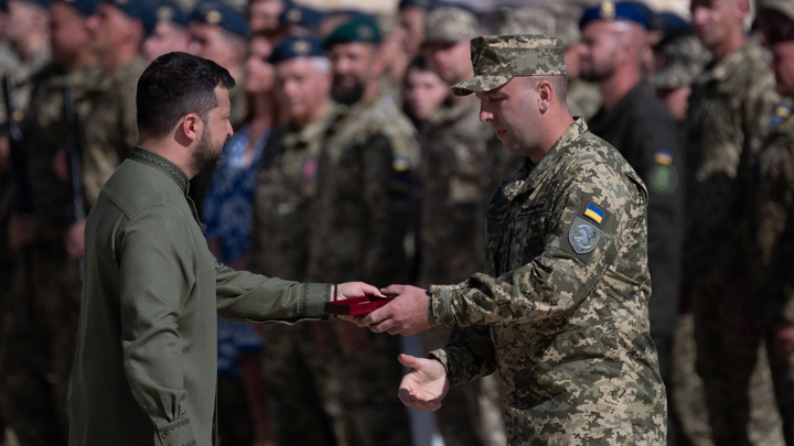 Американский журналист раскритиковал решение Киева отправить свои войска на минные поля